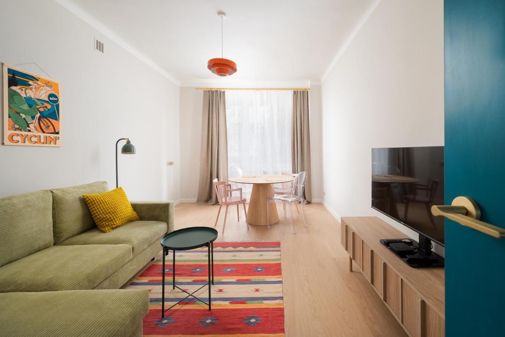 Metro Mlynow Colourful Apartament *